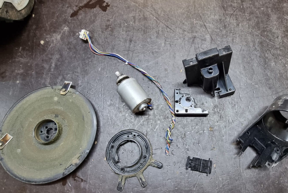 robotmaaiermesjes vervangen