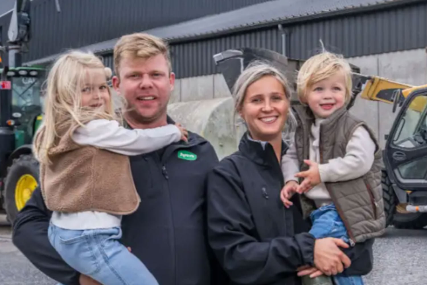 Nieuw-extern-ophaalpunt-Mannekensvere-Grasrobots.be