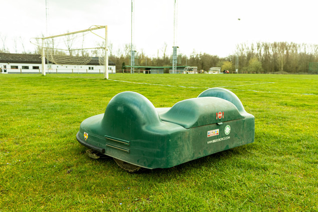 robotmaaier voor een voetbalveld
